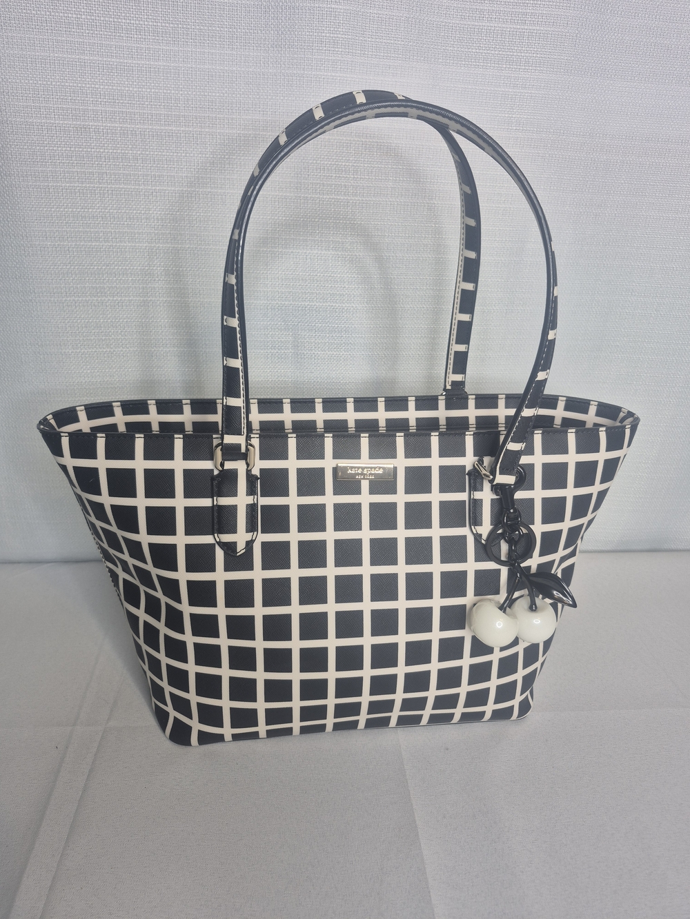 kate spade Black & White Grid Tote (Like New) - Picture 4 of 17